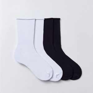 NWT UO 2-pack rolled crew socks